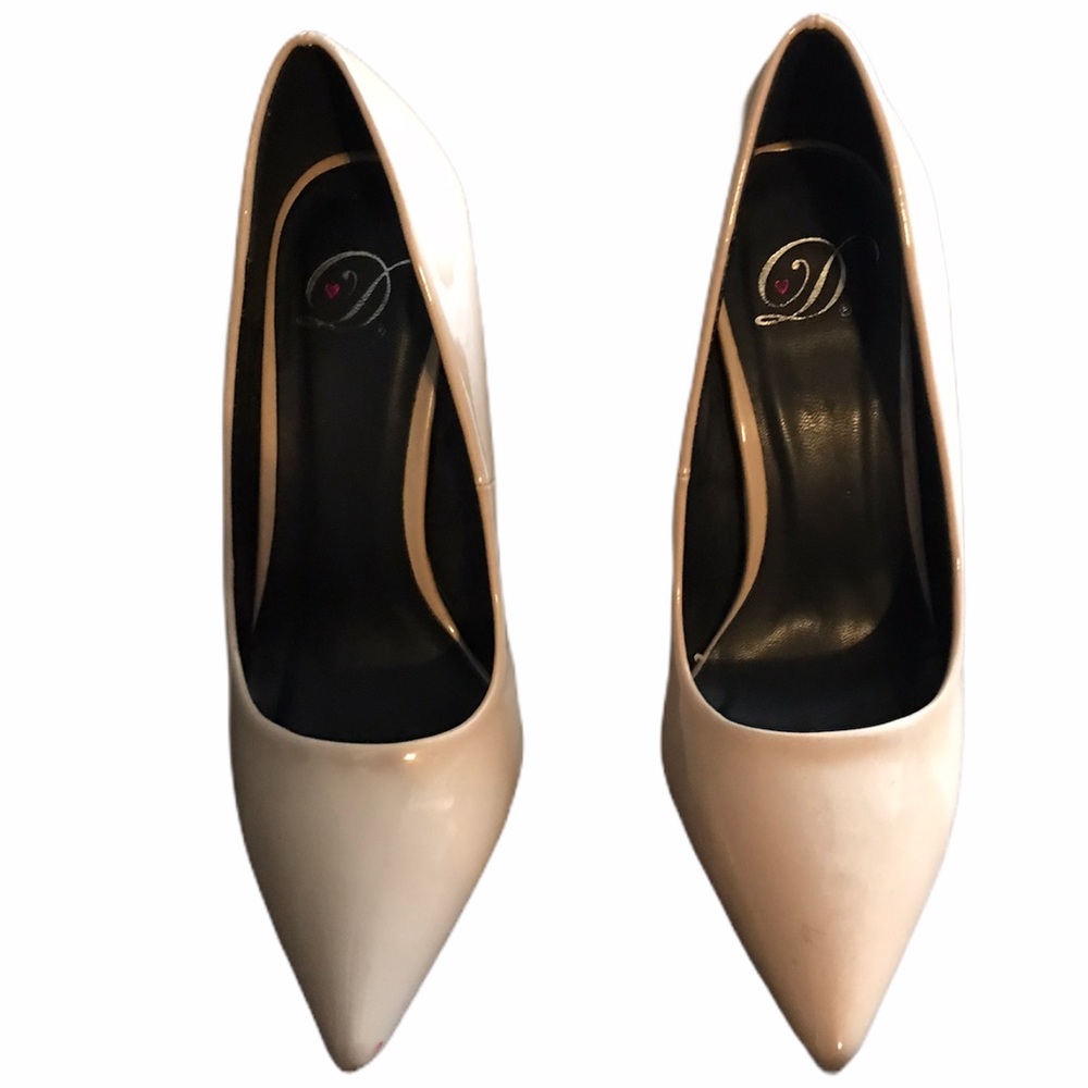 New Nude pumps